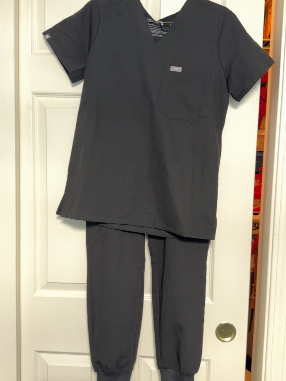NWOT FIGS Navy Scrub Set XS Top XS Petite Jogger Pants
